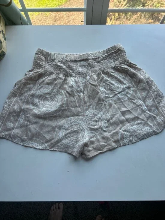 Lotus and Luna coastal rayon boho chic high waist shorts size Small, medium - Picture 5 of 5